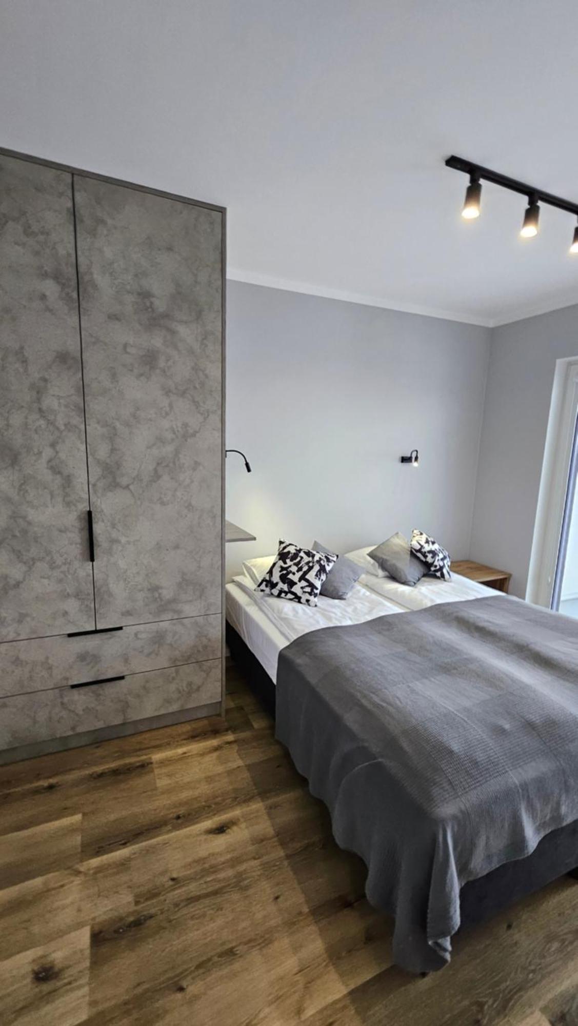 Apartament Bulgarska 59 - Sypialnia I Salon - 40M2 - Self Check In 24H Poznań Buitenkant foto